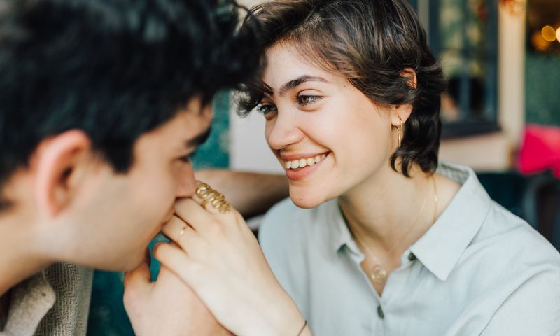 Genuine Eye Contact, Zero Creeper Energy