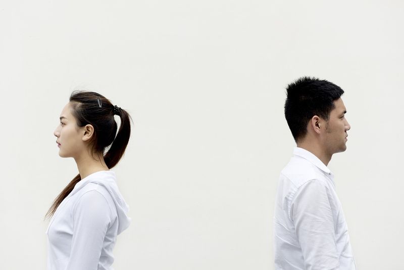 Women reach out, men pull away