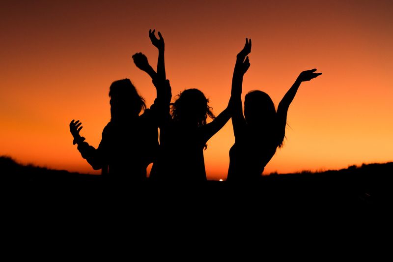 Who Cheers for Your Growth?