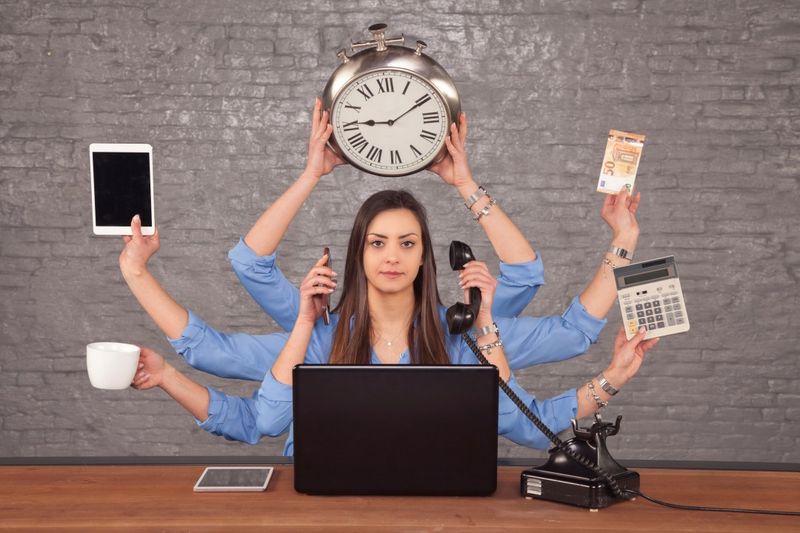 Mindless multitasking