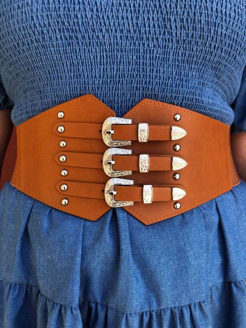 Big Belts Cinching Relaxed Outfits