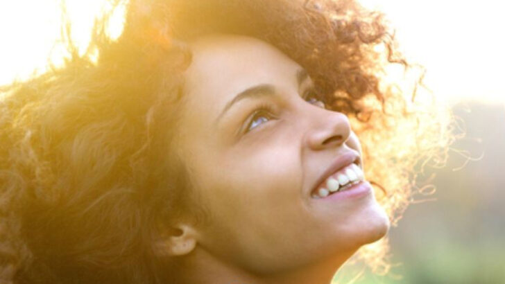 People Who Take Everything In Stride Share These 18 Light-Hearted Traits