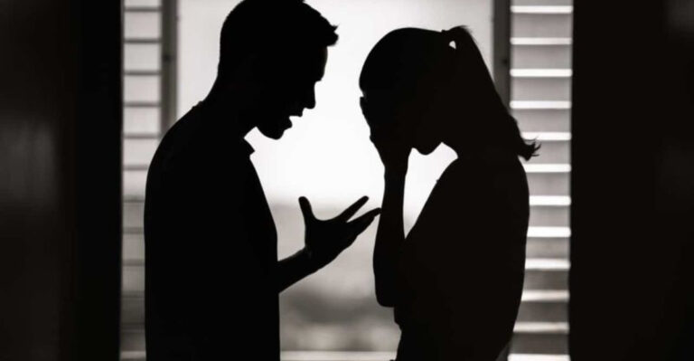 Red Flag Alert? 18 Reasons Why Dating Someone Without Close Friends Might Be A Deeper Issue