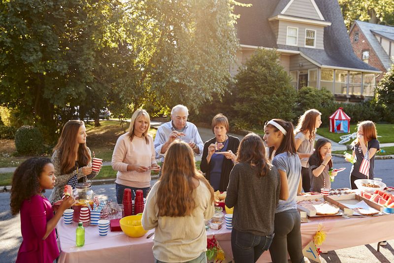 Knowing your neighbors by name