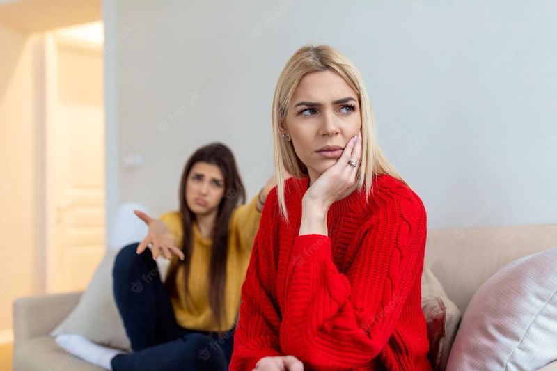 Friend Groups Tend to Split Down the Middle
