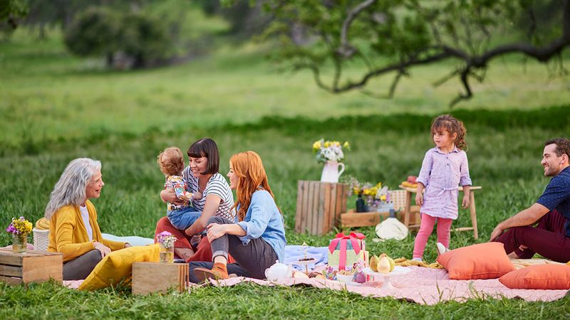 Take Her to a Pop-Up Picnic or Outdoor Theater