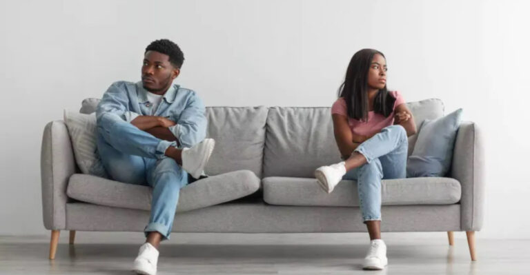 What It Really Means When Your Marriage Makes You Feel Lonely: 19 Insightful Reasons, According to Psychology