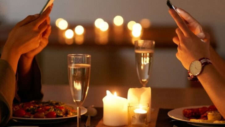 15 Clear Signs Your Relationship Might Be In Trouble