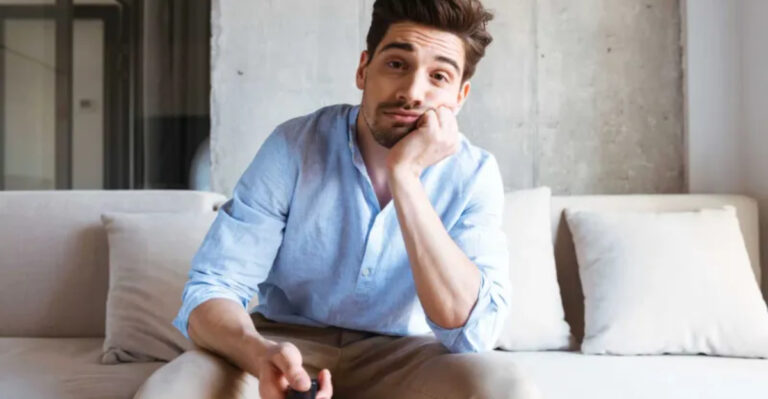 15 Signs Your Husband Is Nice… But Really Boring