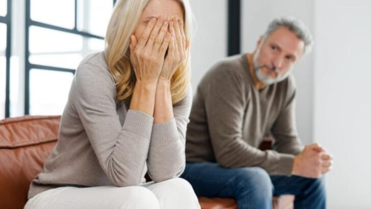 15 Signs a Woman No Longer Loves You and Might Be Thinking About Ending the Relationship