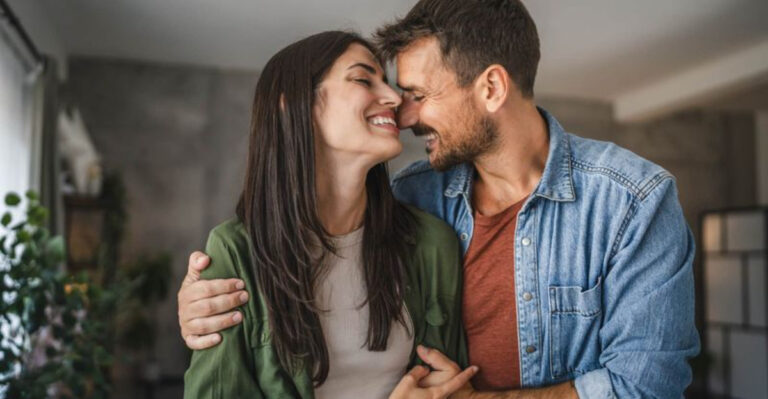 15 Small Things That Strengthen A Marriage More Than Big Gestures