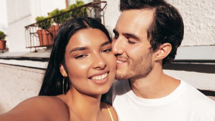 15 Things Your Couple Selfies Really Say About Your Relationship