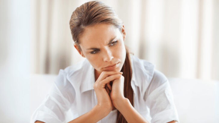 16 Emotional “Red Flags” People Still Ignore Every Day