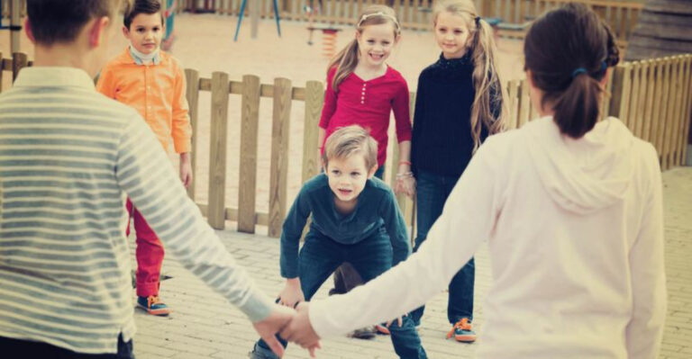 16 Playground Games Boomers Played That Are Nearly Extinct Now