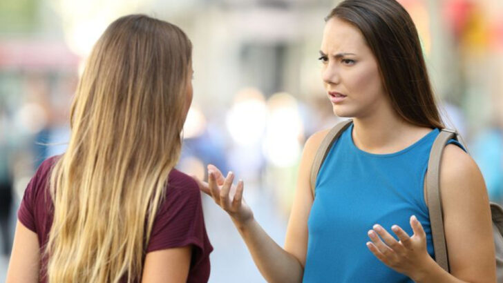 16 Polite Gestures That Actually Come Across As Terribly Rude
