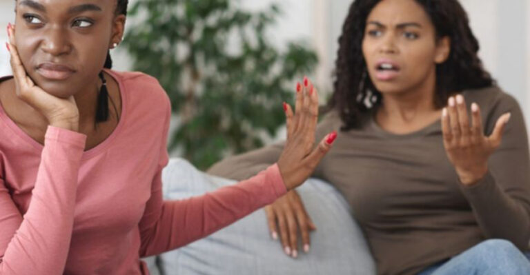17 Behaviors That Make A Narcissist Crack And Show Their True Face