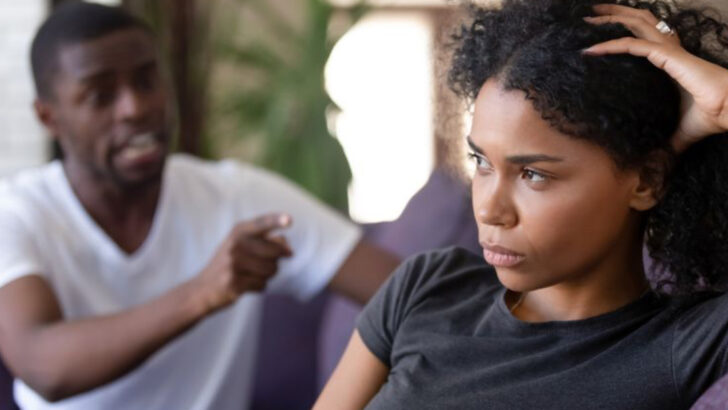 17 Key Differences Between a Jealous and a Territorial Partner