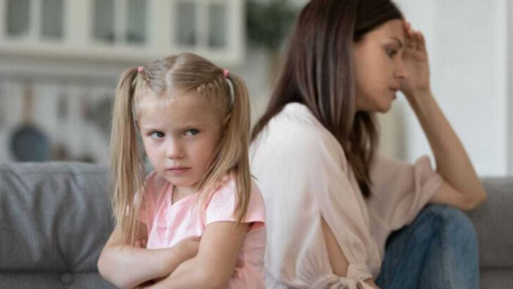 17 Signs You Were Raised By A Parent Who Had No Idea What They Were Doing
