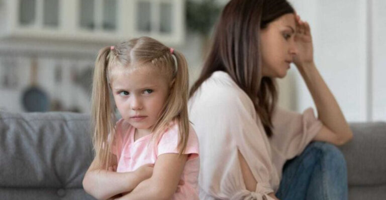 17 Signs You Were Raised By A Parent Who Had No Idea What They Were Doing
