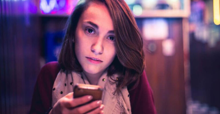 17 Things We All Quietly Pretend Are Normal Now, Even Though They’re Absolutely Not