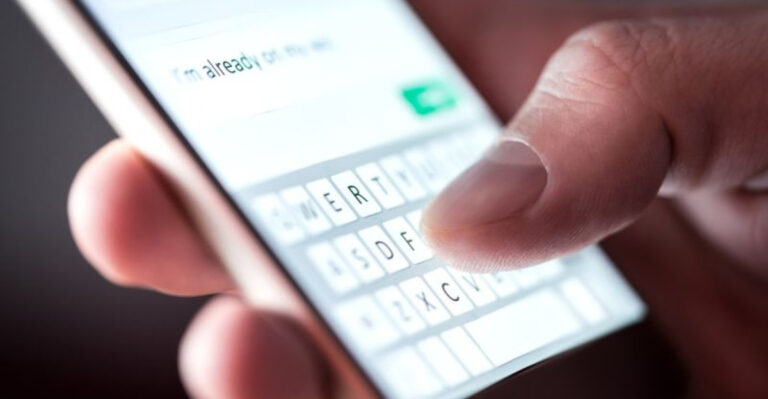 17 Things You Should Never Do Over Text Message