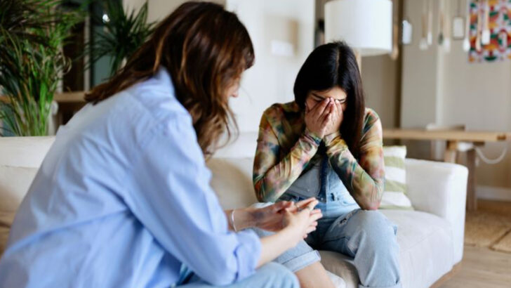 17 Things Your Parents Said That Were Actually Gaslighting