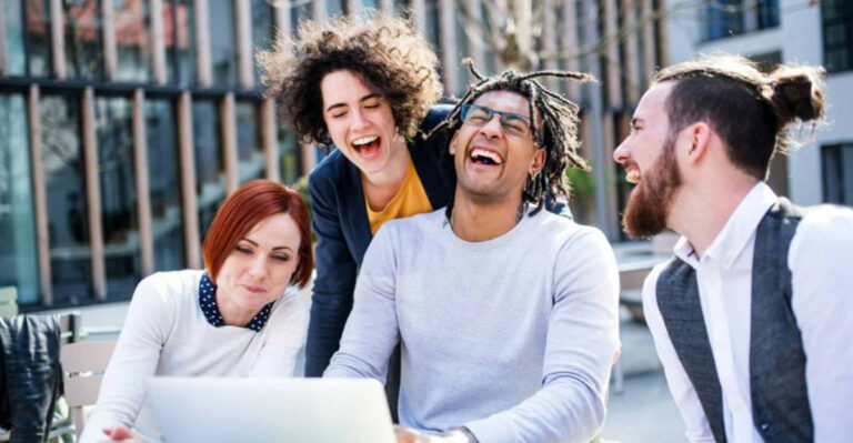 17 Traits Of Those People Who Get Along With Everyone