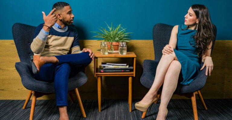 18 Quiet Ways Your Partner Reveals They’re Not on Your Level Intellectually