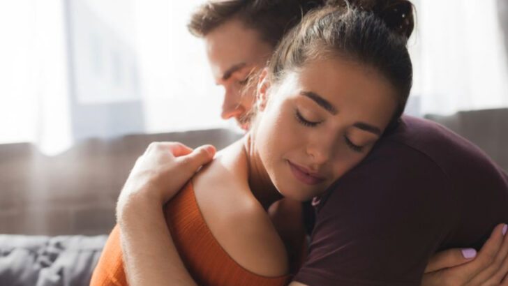 18 Small Things A Woman Does Differently When She Loves You With Her Entire Soul