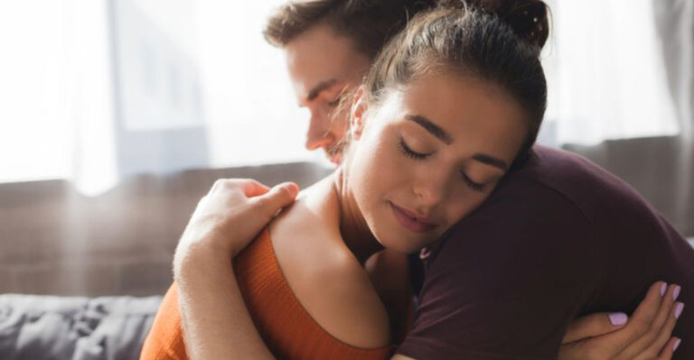 18 Small Things A Woman Does Differently When She Loves You With Her Entire Soul