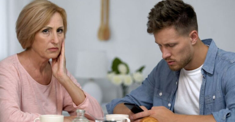 18 Subtle Traits That Reveal Selfishness In Grown Children