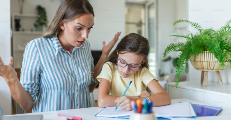 19 Signs You Were Raised By A Mom Who Secretly Didn’t Like Being A Mom