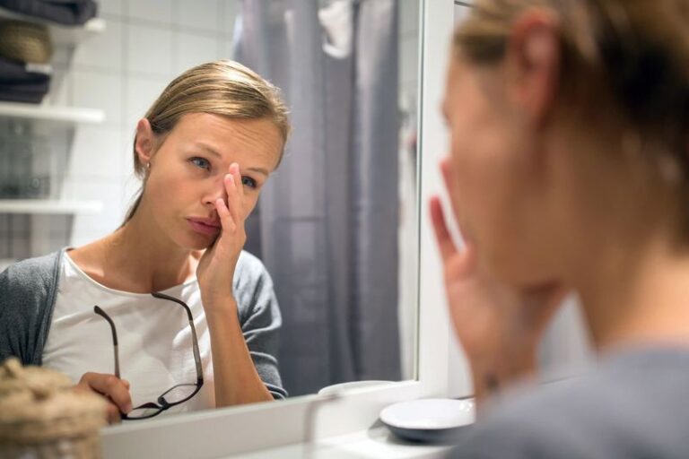 29 Quiet Signs A Woman Is Emotionally Exhausted But Keeps Going
