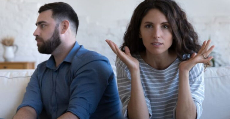 34 Big Dating Red Flags You Really Shouldn’t Brush Off