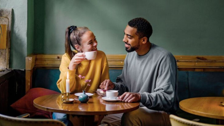 9 Signs You’re Only Dating Because You’re Lonely And 9 Signs You’re Actually Ready