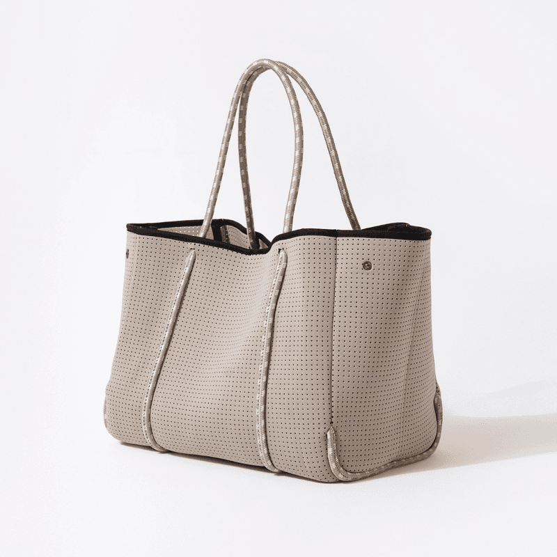 A Neutral Everyday Tote Bag
