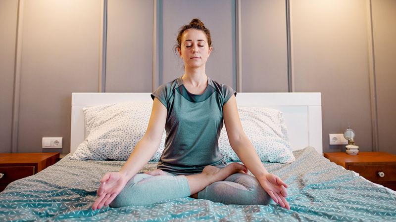 Limiting screen time after dark