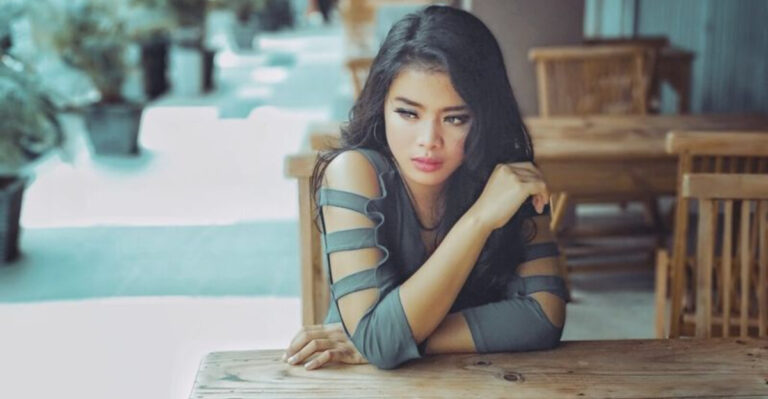 Beyond “Bless Your Heart”: 15 Savvy Phrases To Politely Shut Down Condescending Behavior