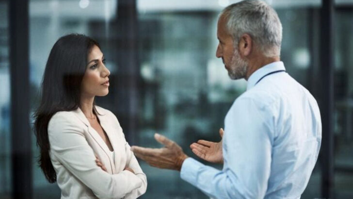 Don’t Be Shy! 15 Easy Ways To Master Small Talk (Even If You’re An Introvert)