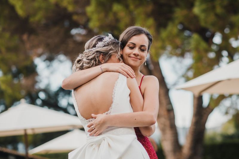 Say goodbye to the couple before leaving