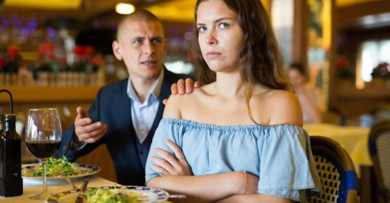 Is Your Date Playing Submarine? 17 Ways To Spot This Sneaky Ghosting Tactic