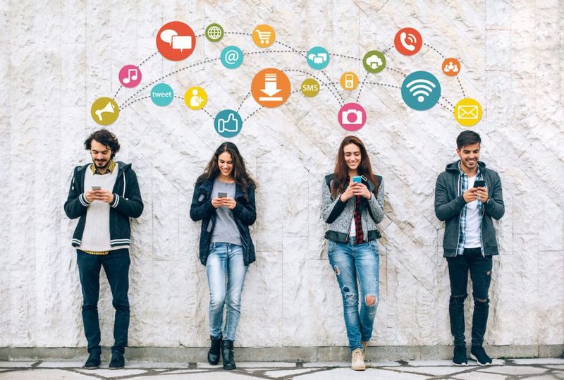 Replacing Friends with Online Communities