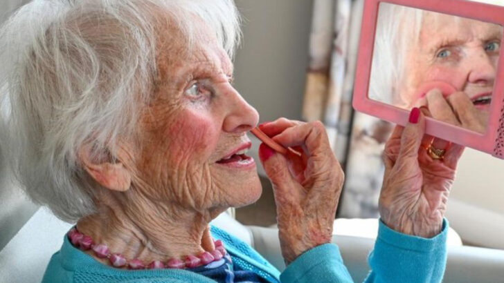 People Who Lose Interest In Their Appearance As They Get Older Usually Have These 15 Reasons