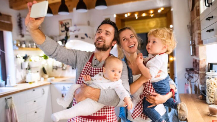 Raising A Connected Kid: 17 Smart Tips For Today’s Digital Parents