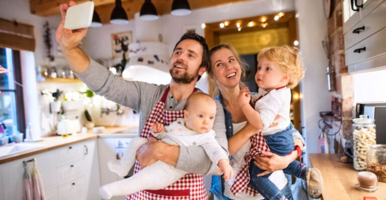 Raising A Connected Kid: 17 Smart Tips For Today’s Digital Parents