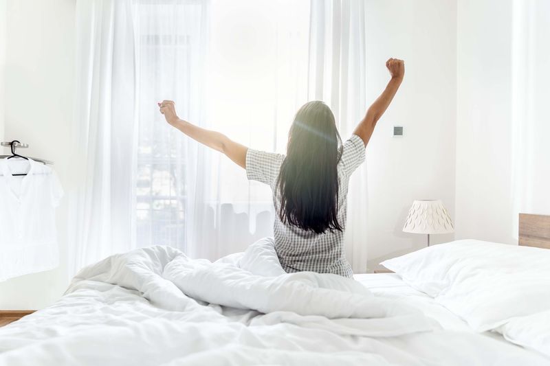 Waking Up Without Instant Information Overload