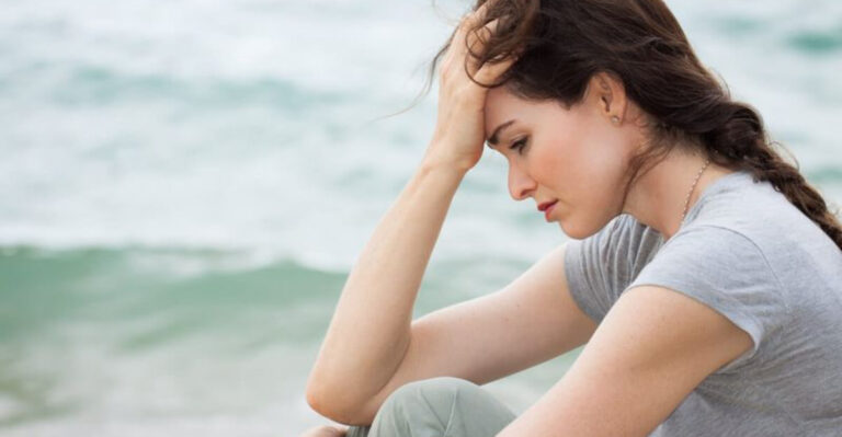 The Breakup Survival Guide: 18 Ways to Survive It and Come Out Stronger