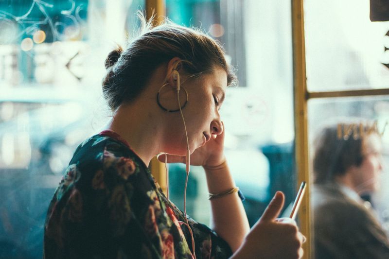 Mutual Friends Start Disappearing Quietly