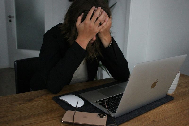 Burnout Blues: When Faking It Drains You Dry