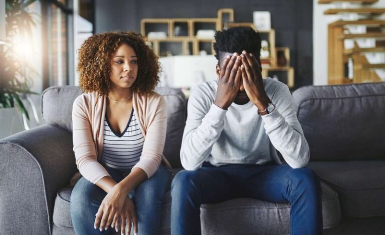31 Toxic Behaviors That Don’t Belong In Any Relationship